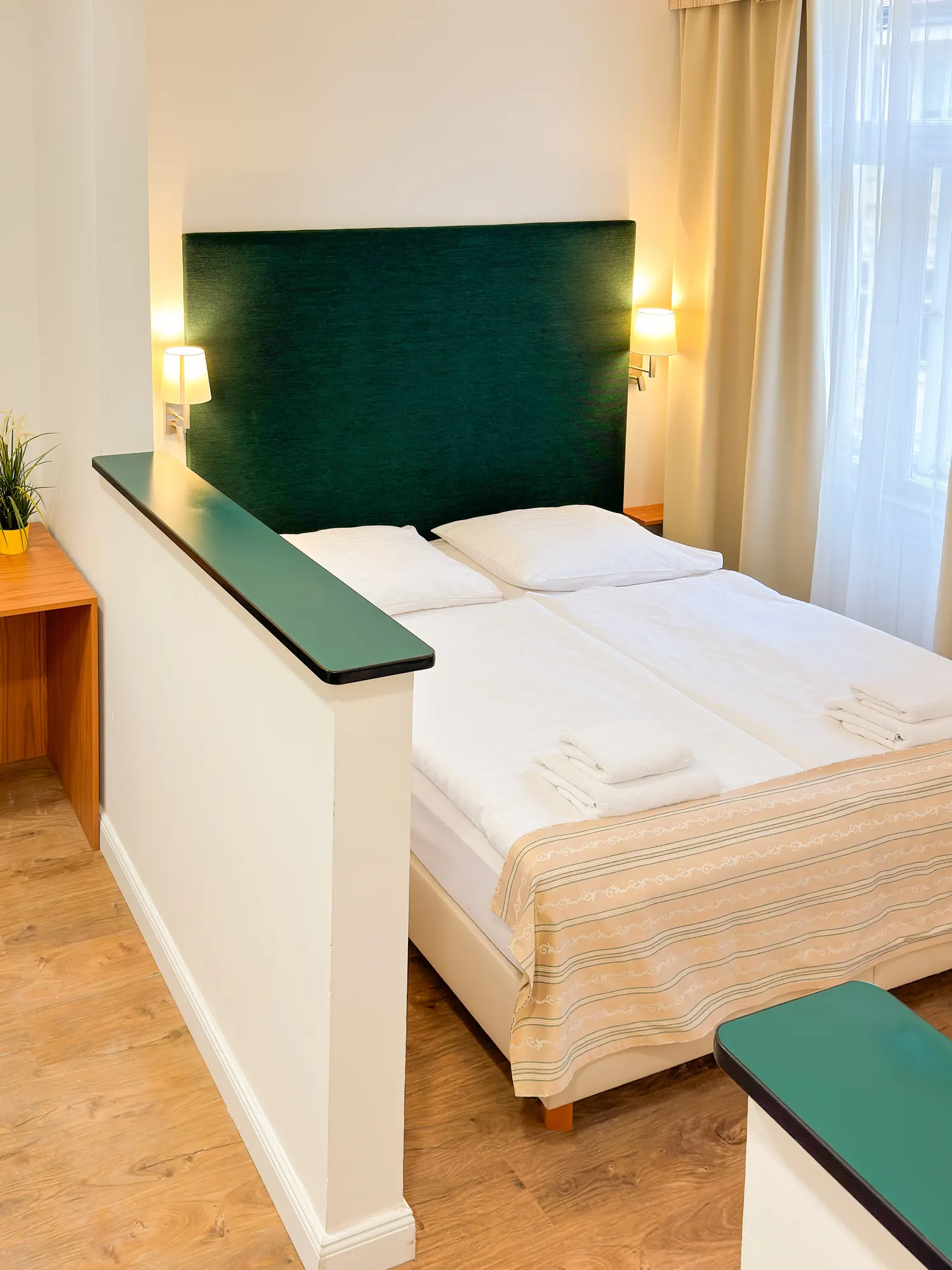 Náhled galerie Pokoj Comfort s výhledem do ulice 2