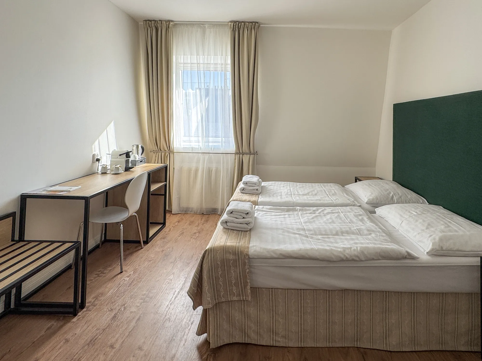 Náhled galerie Dvoulůžkový pokoj s oddělenými postelemi 4