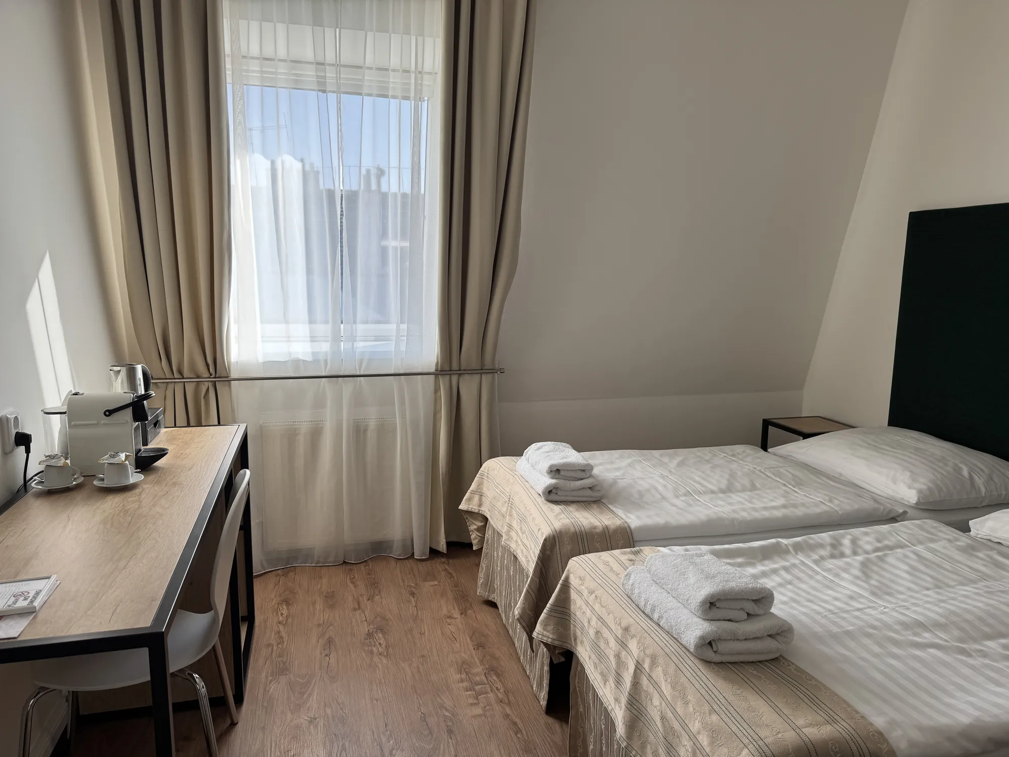 Náhled galerie Dvoulůžkový pokoj s oddělenými postelemi 5